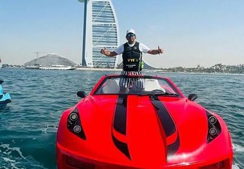 Jet Car Dubai 30 Minutes (Up to 3 People)