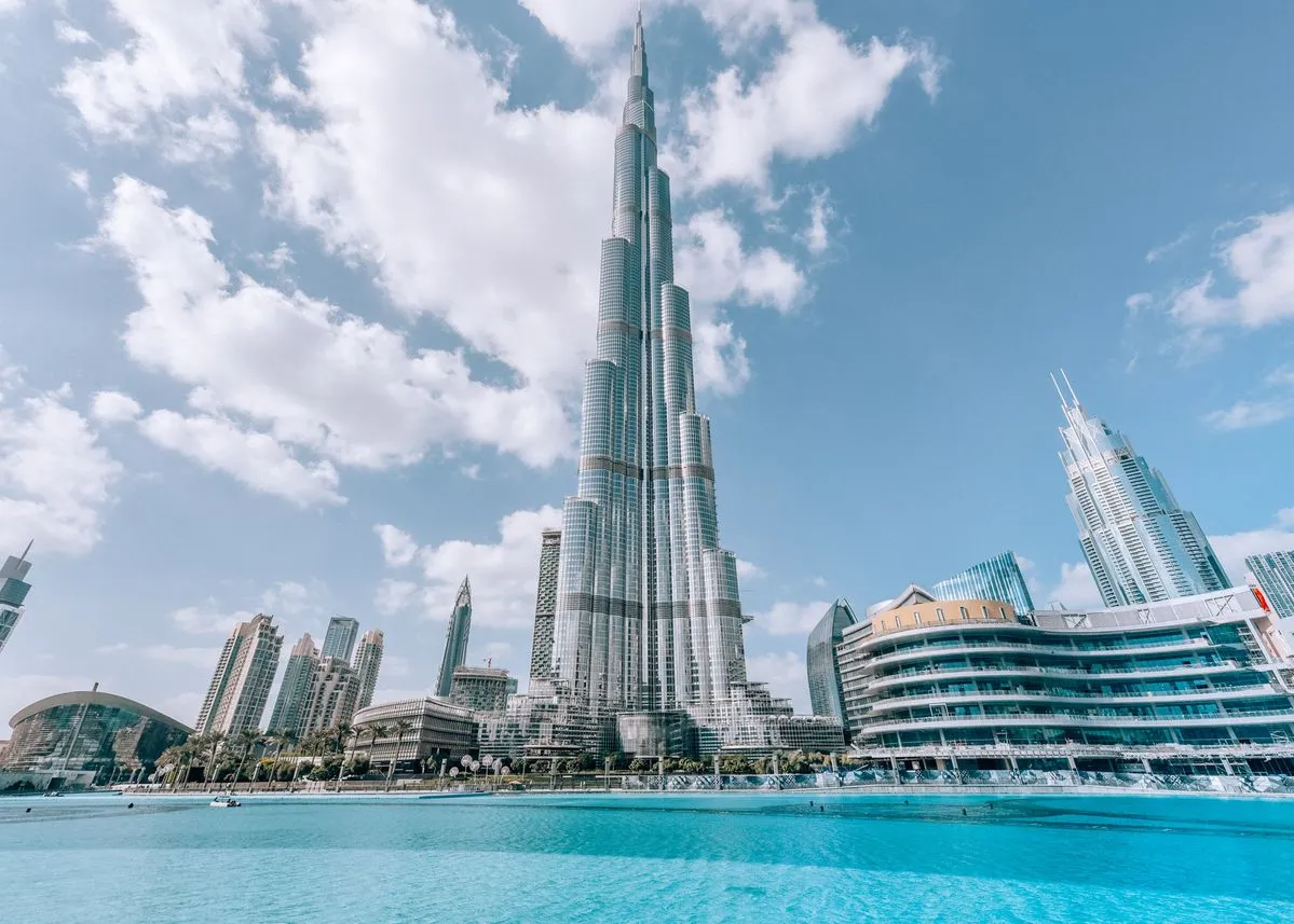 Modern Dubai chauffeur route